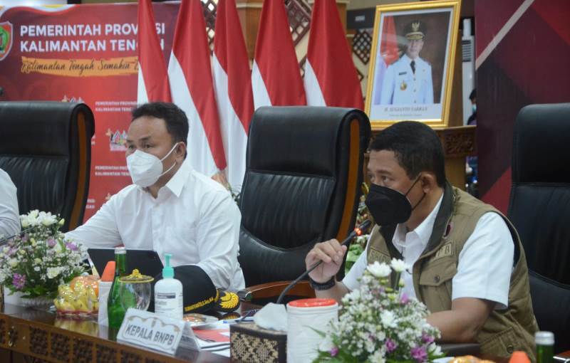 Rakor Penanganan Bencana Banjir di Kalimantan Tengah dengan Kepala BNPB