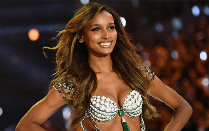 Jasmine Tookes Lyodra Ginting Tzu-yu twice Yael Shelbia Nancy Jewel McDonie Ivana Alawi Halima Aden Perempuan Tercantik di Dunia 2021