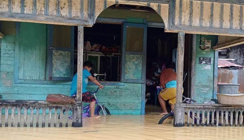 Sungan Rungan Meluap, Puluhan Rumah Warga di Gunung Mas Terendam