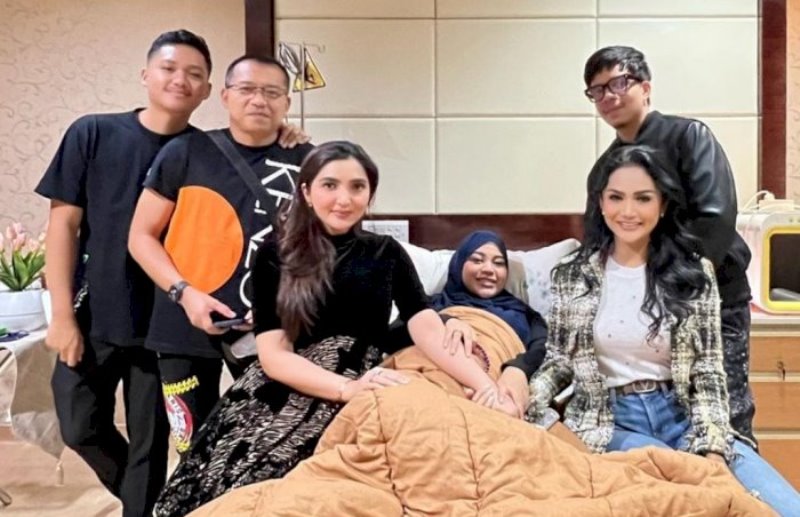 aurel hermansyah melahirkan anak perempuan