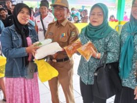 Pemko Distribusikan 1.000 Paket Sembako Murah di Kelurahan Bukit Tunggal