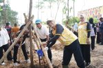 Peduli Kelestarian Alam, Wali Kota Se Indonesia Lakukan Penanaman Pohon Diospyros