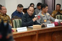 1404 Ketua Dprd Kalteng