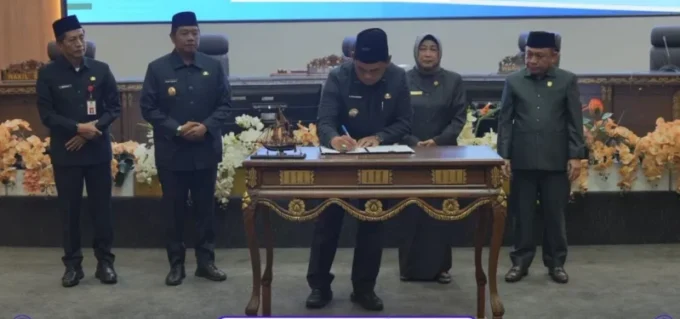 Bupati Barut Hadiri Rapat Paripurna Dprd
