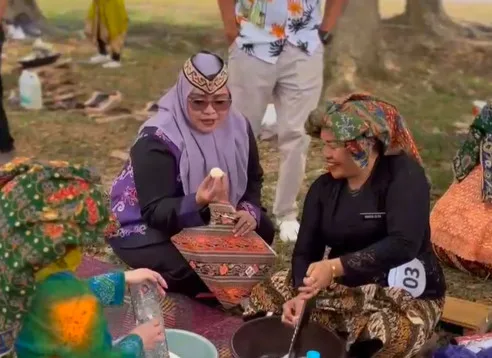 Dina Maulidah Apresiasi Festival Jajanan Tempo Dulu, Dorong Kuliner Tradisional Tetap Lestari