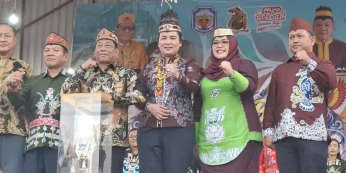Dina Maulidah Tegaskan Dukungan Dprd Murung Raya Untuk Pelestarian Budaya Dayak