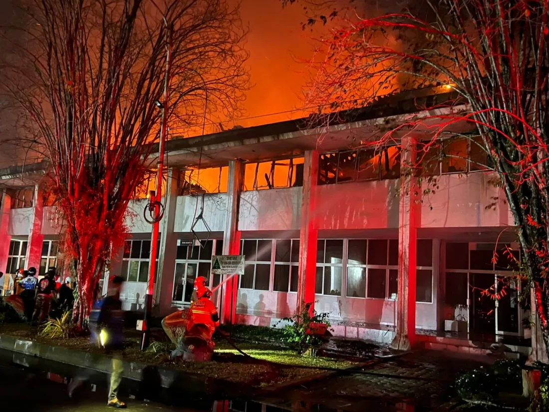 Kantor Gubernur Kalteng Terbakar2