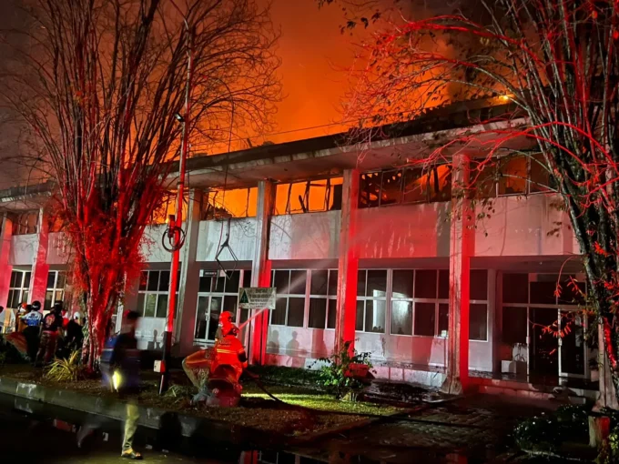 Kantor Gubernur Kalteng Terbakar2