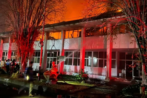 Kantor Gubernur Kalteng Terbakar2