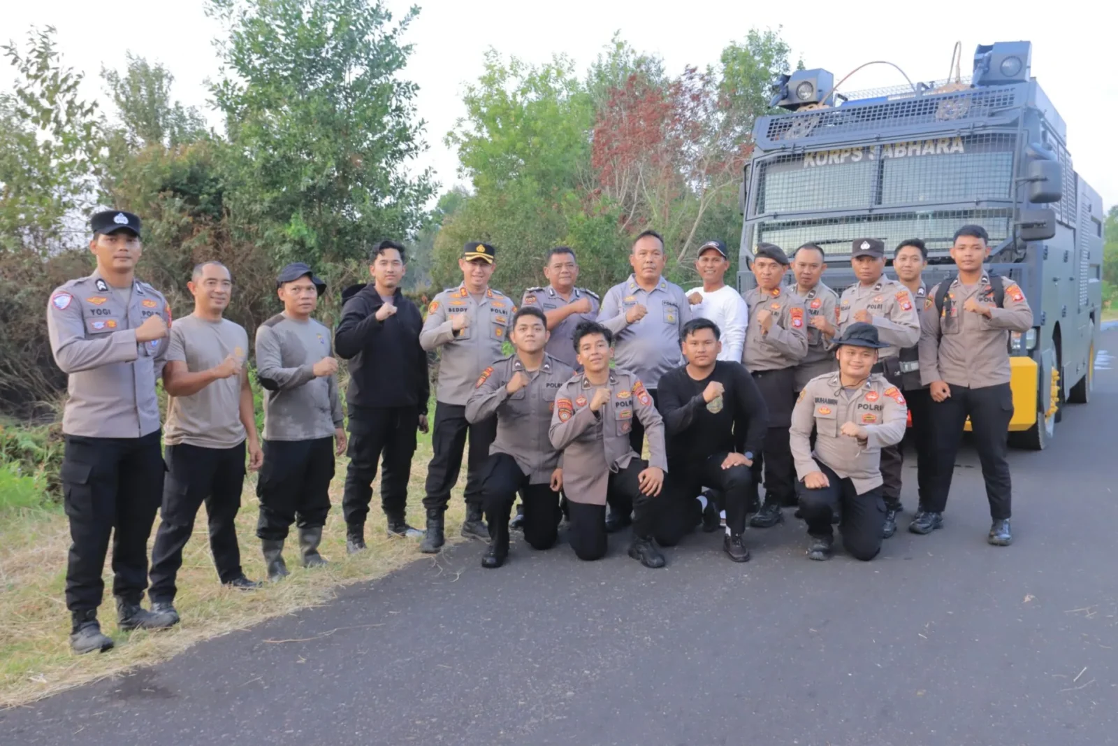 Polres Seruyan Dan Jajaran Padamkan Api