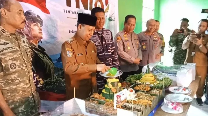 Wabup Seruyan Hadiri Hut Tni